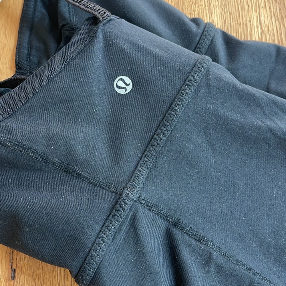 Lululemon - Picture 3 of 7